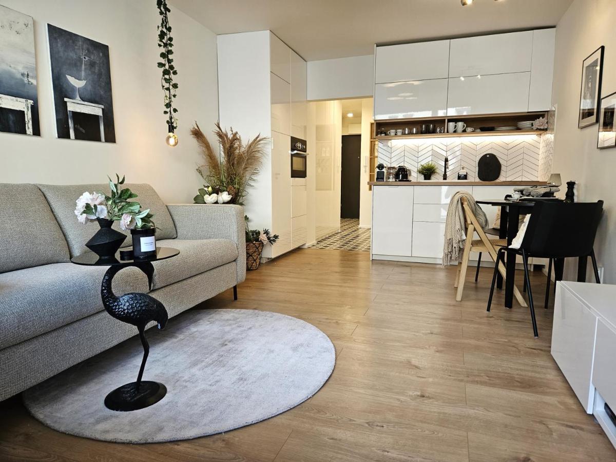 Design Apt In Old Town-Free Parking-Balcony Bratislava Eksteriør billede